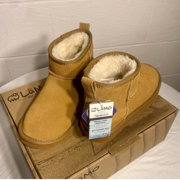 Lamo Tan Ankle Boots with Plush Lining - Picture 2 of 12